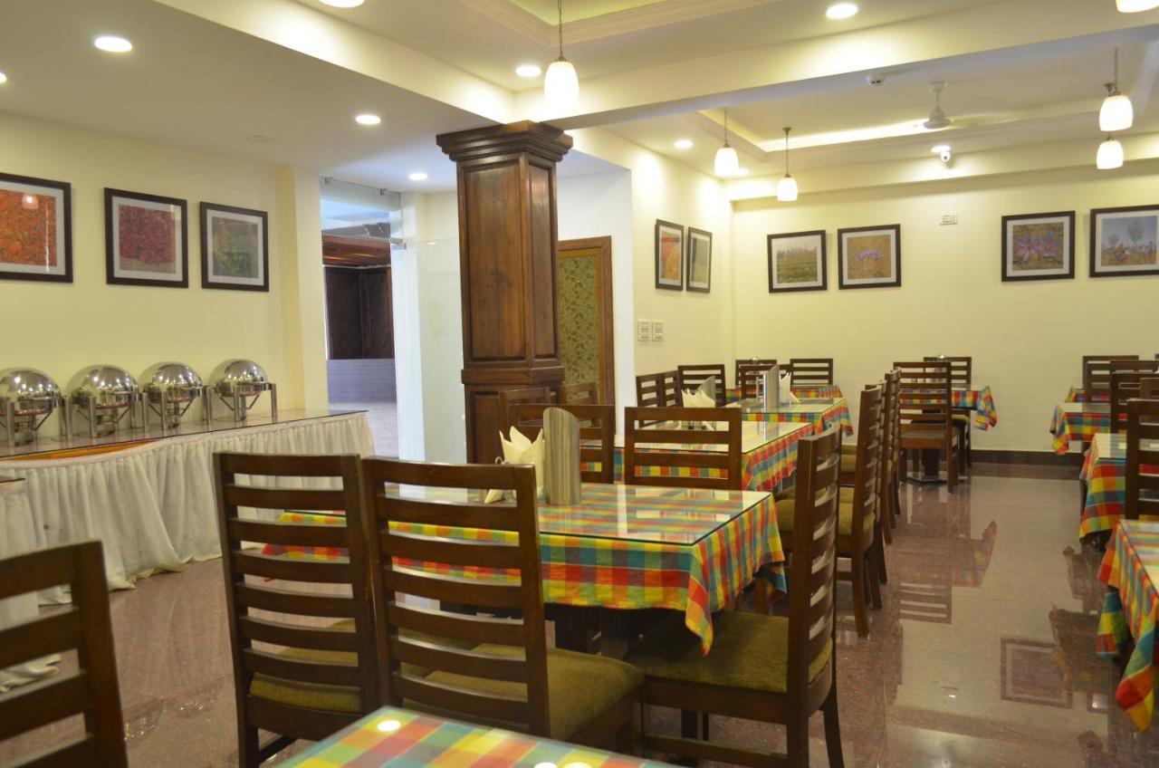 Hotel The Valley View Kashmir Srīnagar Dış mekan fotoğraf