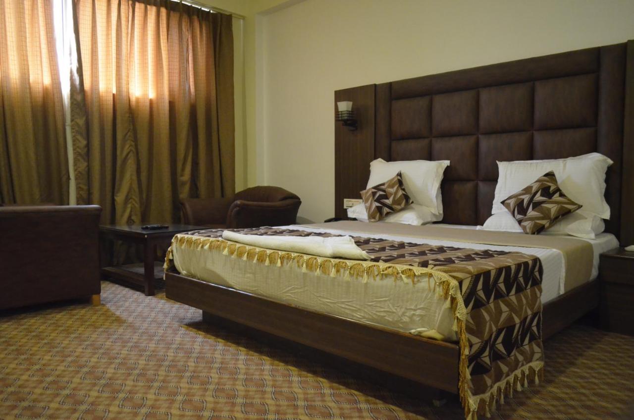Hotel The Valley View Kashmir Srīnagar Dış mekan fotoğraf
